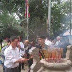 Hàng Triệu Người Về Dâng Hương Trước Ngày Quốc Giỗ