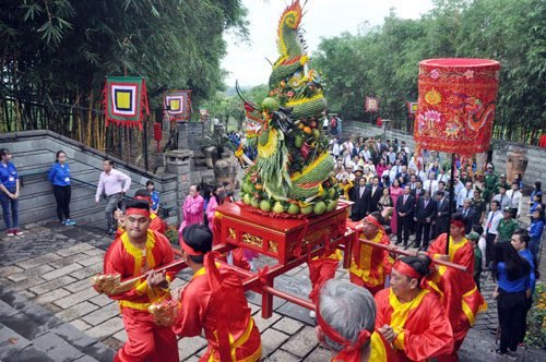 Hàng Nghìn Người Đội Nắng Dự Lễ Giỗ Tổ Trên Đất Sài Gòn - 5