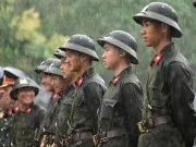 Xúc Động Hình Ảnh Sũng Nước Mưa Của Lực Lượng An Ninh Ngày Giỗ Tổ
