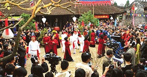 Lễ Hội Làng Hùng Lô