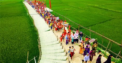 Lễ Hội Làng Hùng Lô