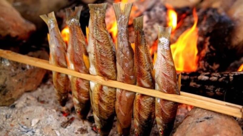 Cá Sông Đà Nướng Mọi - Đặc Sản Tại Nhà Hàng Resort